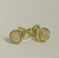 goldene Stecker mit echten Opalen